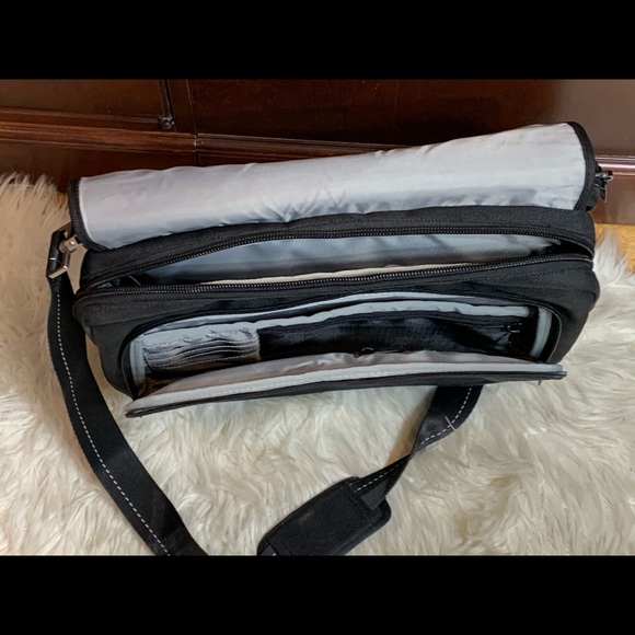 Russi 16” X 13” Laptop Messenger Bag Briefcase - Picture 5 of 6